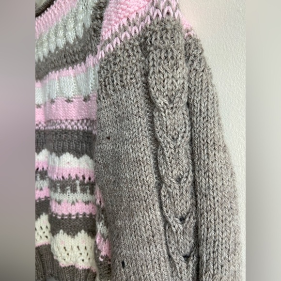 Hand knitted wool sweater size small pink grey white color block - Picture 13 of 13